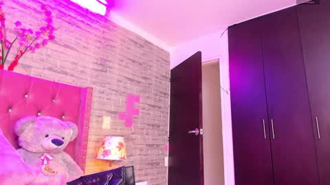    v online show from February 2025 07:38:02 PM