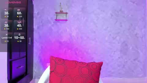 Instagram soybella01  online show from October 2025 07:37:01 PM