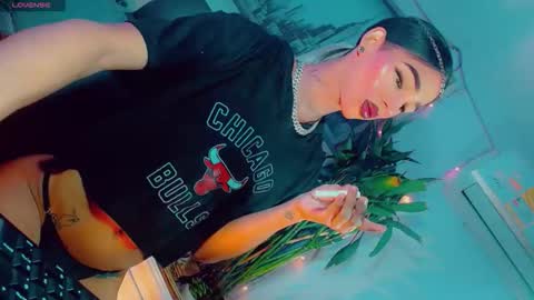 isabellagirs online show from April 2026 12:21:01 PM