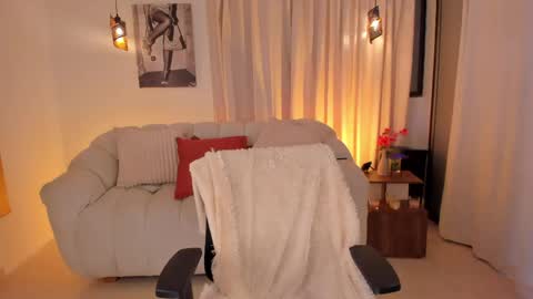 Snapshot of isabellalux_ chatting on April 2026 02:55:02 PM ISABELLA online show from April 2026 02:55:02 PM