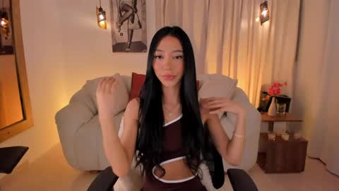 Snapshot of isabellalux_ chatting on May 2026 04:24:02 PM ISABELLA online show from May 2026 04:24:02 PM