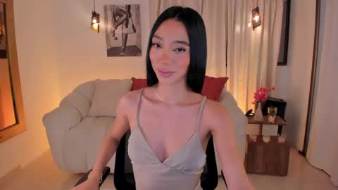 Snapshot of isabellalux_ chatting on May 2026 04:34:01 PM ISABELLA online show from May 2026 04:34:01 PM