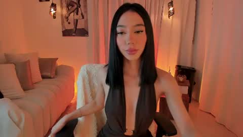 Snapshot of isabellalux_ chatting on June 2026 04:15:01 PM ISABELLA online show from June 2026 04:15:01 PM