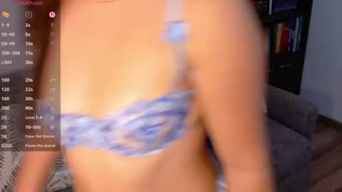 Snapshot of isabellamonroee chatting on July 2026 02:51:01 AM Isabella Monroee online show from July 2026 02:51:01 AM