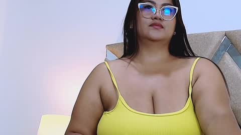 Snapshot of isabellmendez_ chatting on March 2025 06:33:01 PM IsabellMendez online show from March 2025 06:33:01 PM