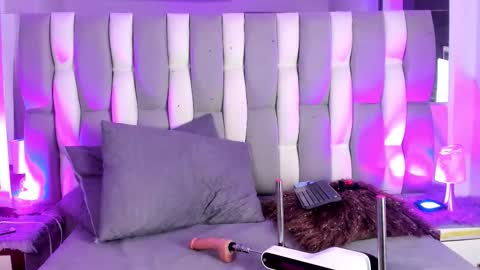 Isa online show from October 2025 05:15:02 AM