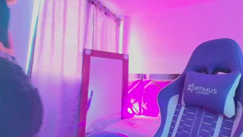 Snapshot of isahenao02 chatting on April 2026 07:30:02 PM ISABELLA online show from April 2026 07:30:02 PM