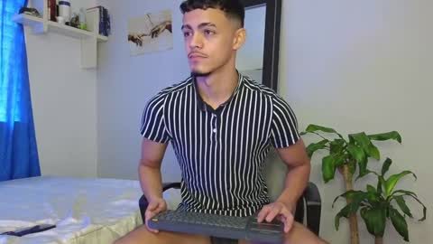 isais hunt online show from December 2024 03:11:01 PM