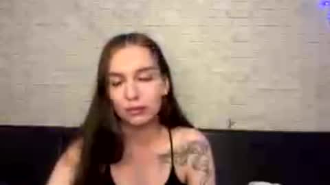 Snapshot of isarayner chatting on May 2026 05:44:01 PM Vita online show from May 2026 05:44:01 PM