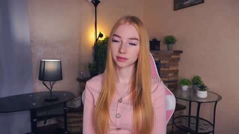 Snapshot of isauralindamood chatting on November 2025 08:48:02 AM Ramonita online show from November 2025 08:48:02 AM