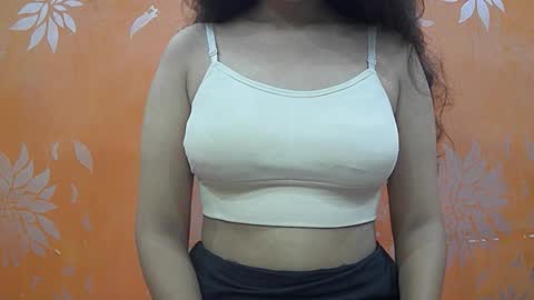 ishika_singh_ online show from October 2025 02:33:01 AM