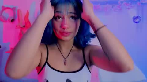 Isisjones18 online show from January 2026 07:17:01 PM