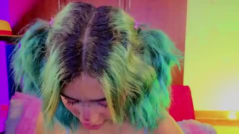 Isisjones18 online show from May 2026 03:25:02 AM