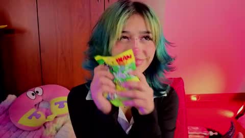 Isisjones18 online show from May 2026 03:01:02 AM