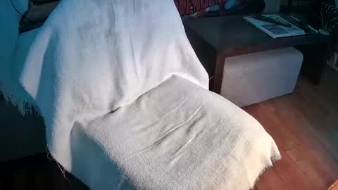 Iskarius online show from April 2026 09:13:01 PM