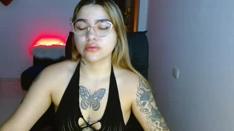 Snapshot of isla_bonitaa chatting on October 2025 10:04:01 AM isa online show from October 2025 10:04:01 AM