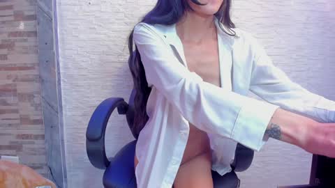 Snapshot of isla_jhons chatting on January 2025 05:10:01 PM Isla online show from January 2025 05:10:01 PM