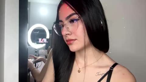 Cute Isla  online show from October 2025 03:25:01 AM