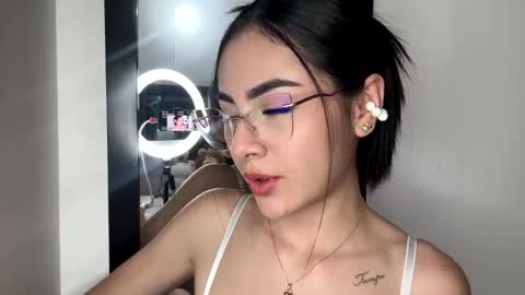 Cute Isla  online show from October 2025 12:04:01 AM