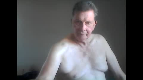 Snapshot of island625103 chatting on February 2025 09:10:01 PM island625103 online show from February 2025 09:10:01 PM