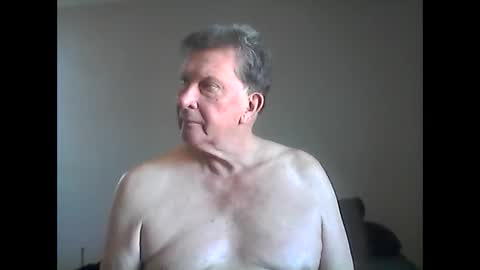 Snapshot of island625103 chatting on February 2025 09:11:02 PM island625103 online show from February 2025 09:11:02 PM