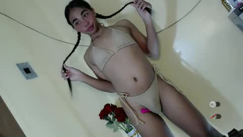 Snapshot of island_girlxxx chatting on June 2026 12:30:01 PM Alona online show from June 2026 12:30:01 PM
