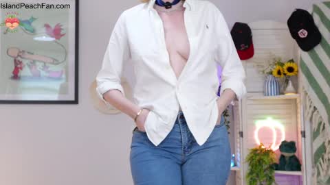 Lou  Peaches online show from April 2026 02:11:01 PM