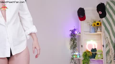 Lou  Peaches online show from July 2026 02:26:02 PM