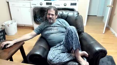 Jim online show from November 2025 10:31:02 PM