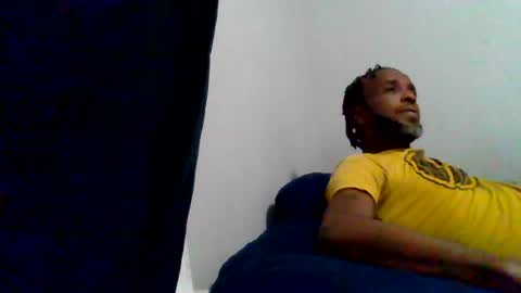 Snapshot of islandmaker chatting on June 2026 06:33:02 AM islandmaker online show from June 2026 06:33:02 AM
