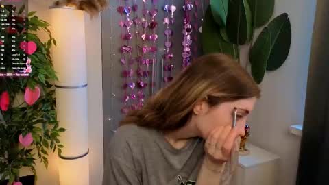 Snapshot of isobelsteinger chatting on February 2026 06:24:01 AM Emilia online show from February 2026 06:24:01 AM