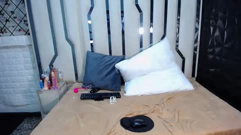 Snapshot of issa_blue chatting on June 2026 04:52:02 PM issa_blue online show from June 2026 04:52:02 PM