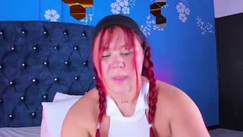Snapshot of issa_clark1 chatting on June 2026 01:04:01 AM Issa online show from June 2026 01:04:01 AM