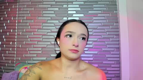 Snapshot of issa_garcia chatting on December 2024 02:05:02 PM I S S A B E L A Igissaa ax Xlittleissa online show from December 2024 02:05:02 PM