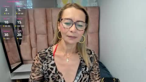 ISSA MILF online show from February 2026 01:43:01 PM
