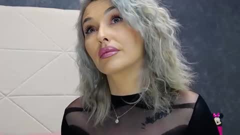 IssaSmyth online show from February 2026 12:28:02 PM