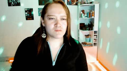 Yiz online show from December 2024 05:53:01 AM