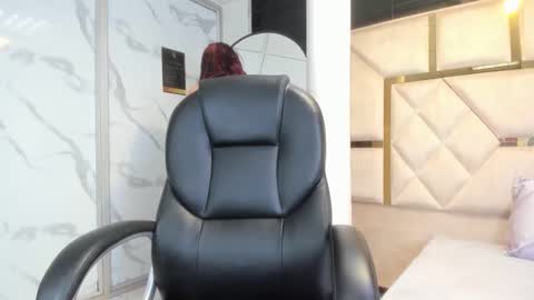Snapshot of issysleblanc chatting on January 2026 03:55:01 AM Issys online show from January 2026 03:55:01 AM