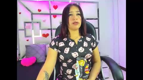 Snapshot of issysleblanc chatting on February 2026 02:50:02 AM Issys online show from February 2026 02:50:02 AM