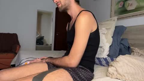 Snapshot of italianboyx0 chatting on December 2025 08:15:02 PM Italian Boy online show from December 2025 08:15:02 PM
