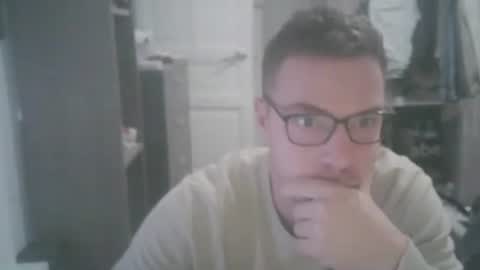 Snapshot of italianslavexoxo chatting on November 2025 03:10:02 PM S online show from November 2025 03:10:02 PM