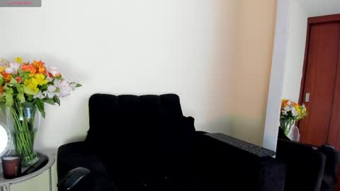 Snapshot of its__angelica_ chatting on April 2026 06:44:02 PM Angelica online show from April 2026 06:44:02 PM