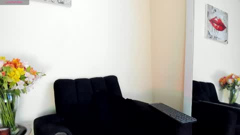 Snapshot of its__angelica_ chatting on April 2026 06:21:01 PM Angelica online show from April 2026 06:21:01 PM