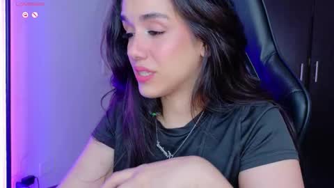 K A R I online show from February 2026 09:52:01 PM