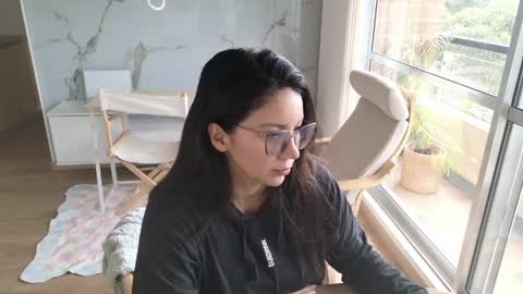 Snapshot of its_jessi chatting on May 2026 08:28:01 PM Jessi online show from May 2026 08:28:01 PM