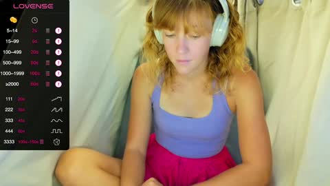 Lily online show from October 2025 08:14:02 PM