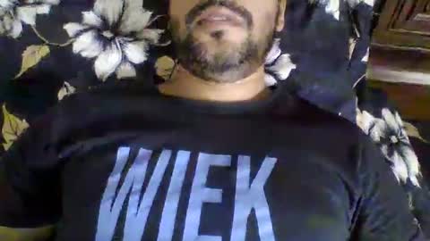 its_me_2323 online show from May 2026 05:03:01 AM