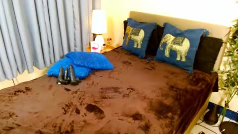 Snapshot of its_me_alexa chatting on February 2025 07:13:02 AM ask me online show from February 2025 07:13:02 AM