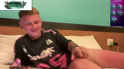 Snapshot of its_mylo chatting on May 2026 02:36:02 PM Mylo online show from May 2026 02:36:02 PM