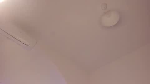 Isabella online show from November 2025 03:01:02 PM